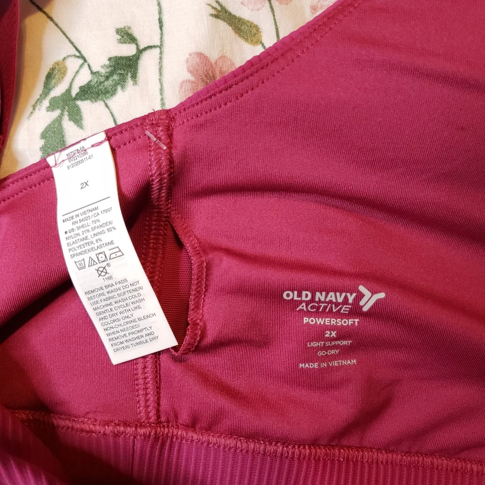 Old Navy Women's Bra in Deep Pink - Picture 6 of 11